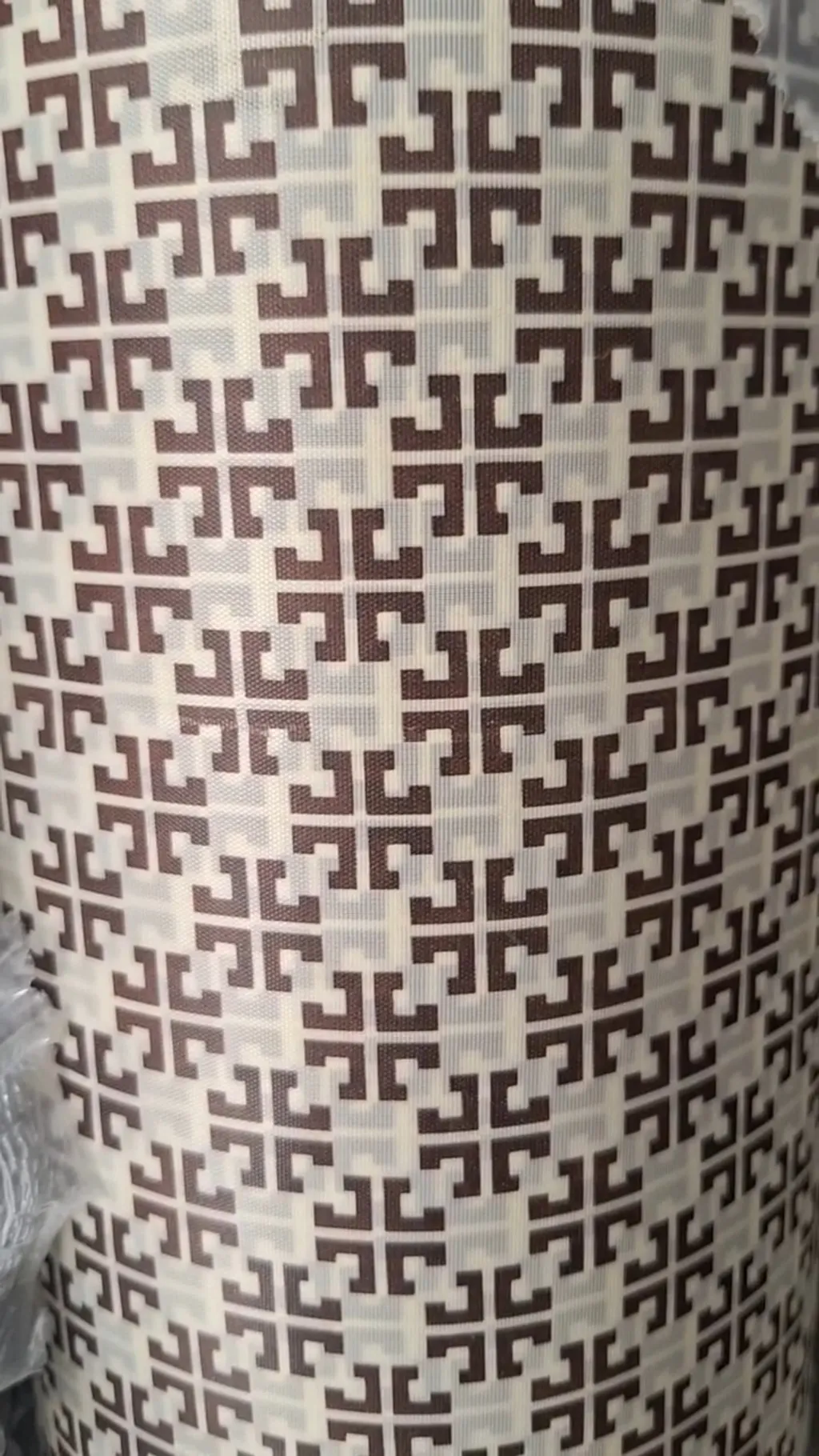 خرید پارچه دیبا پشت ساتن طرح سگهای نگهبان 